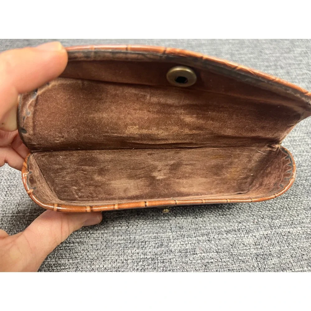 Tommy Bahama Brown Crocodile Embossed Sunglasses Case Snap Closure Tree Logo